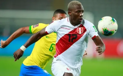 Luis Advíncula en el seleccionado peruano. (Foto: Getty)