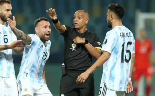 Otamendi y González, los que llegan al límite. (Foto: Getty Images)