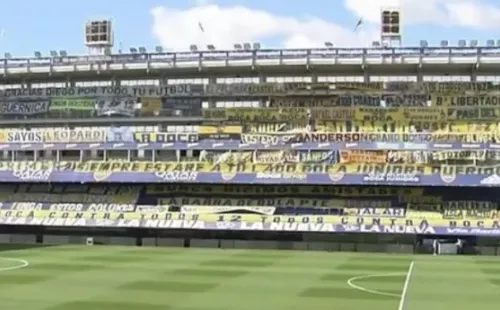 La bandera en la Bombonera. (Foto: Twitter)