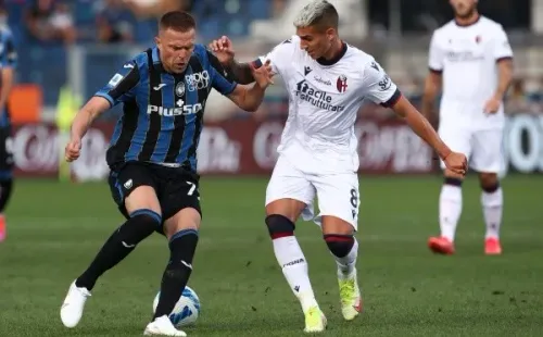 Domínguez en acción ante Ilicic. Foto: Getty