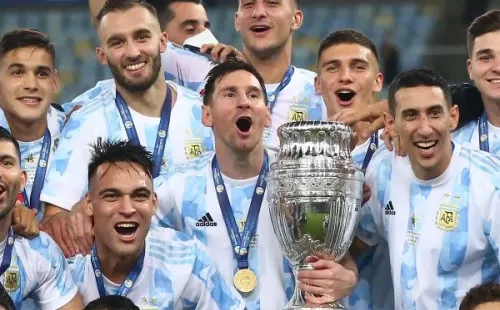 Lautaro Martínez junto a sus compañeros de la Selección en la Copa América 2021 (Getty)