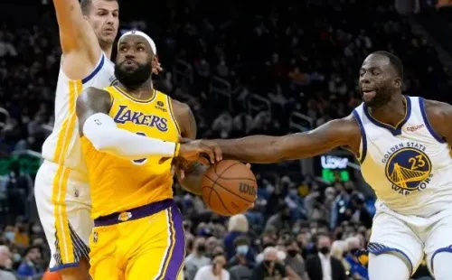 LeBron James en los Lakers ante Golden State en un amistoso. (Foto: Getty)