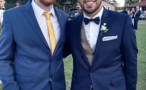 Juan José y su amigo Ale, el novio.