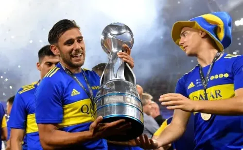 Eduardo Salvio con el trofeo de la Copa Argentina Foto: GettyImages