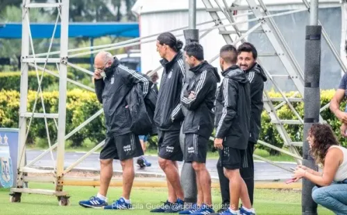 Portanova y su cuerpo técnico en la AFA. (FOTO: LUCILA GUEDE)