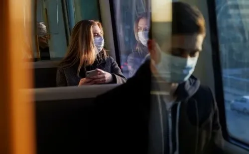 Dinamarca eliminó la utilización de barbijo en interiores a exepción de centros de salud. Fuente: (Getty images).