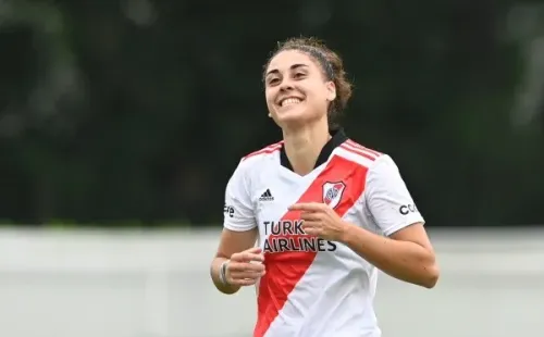 Del Trecco se llevó la pelota (FOTO: PRENSA RIVER)