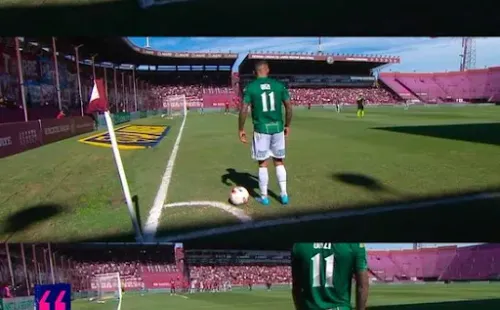 Urzi y la pelota fuera del cuarto de círculo. (TNT Sports)