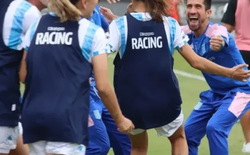 Racing celebrando el 2 a 1 a River de visitante. (Prensa Racing)