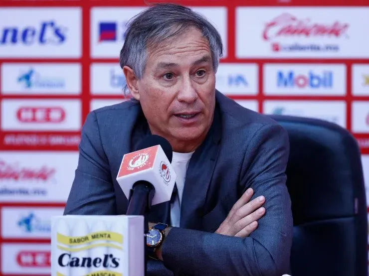 Ariel Holan, un DT con experiencia en equipos grandes.