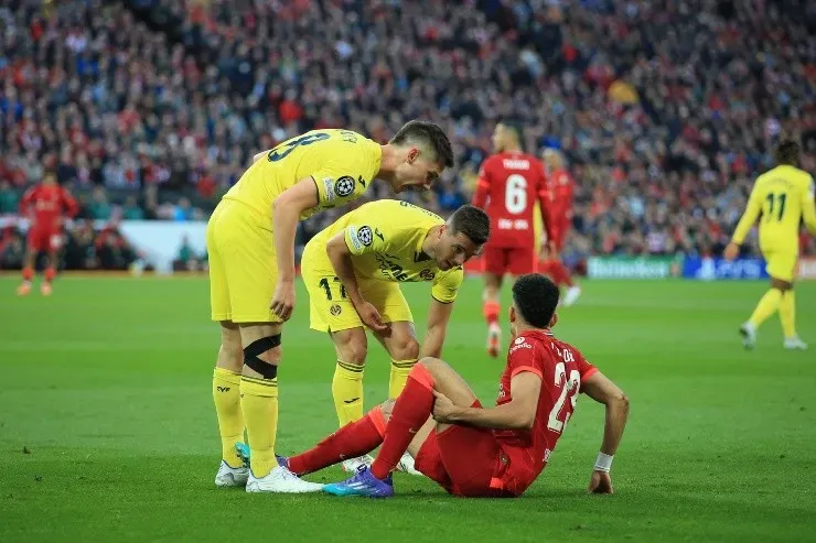 Foyth hizo un gran partido ante el endemoniado Luis Díaz.