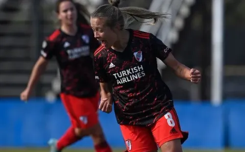 Karen Vénica celebra su gol. (Foto: CARP Femenino)