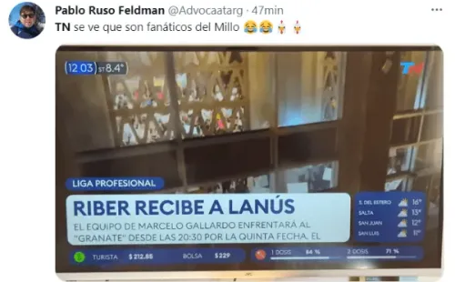 Los hinchas de Boca cargan a los de River por un zócalo de TN.