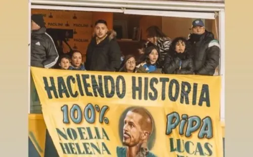 La bandera para Benedetto.