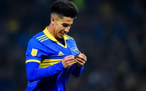 Pol Fernández, en capilla para jugar vs. Platense. (Foto: Getty Images)