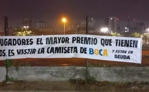 El pasacalles que apareció tras la derrota contra San Lorenzo.