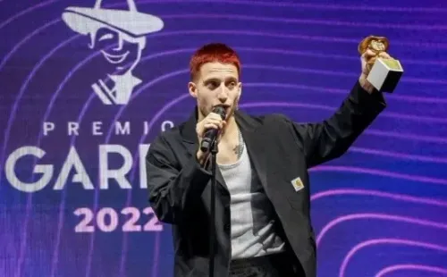 Wos se llevó el Gardel de Oro.