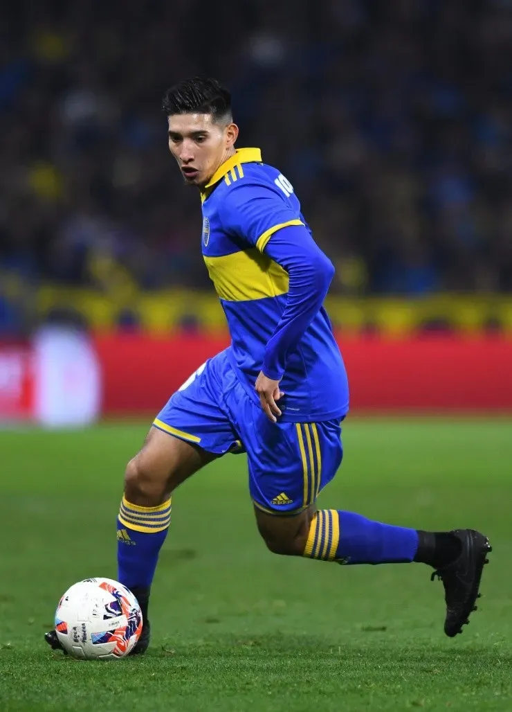 Aaron Molinas, un volante con mucha clase.