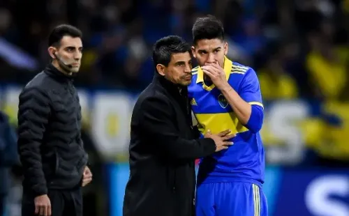 Ibarra sacó a Pol Fernández. (Foto: Getty Images)