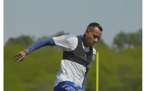 Villa ya está a la par de los compañeros.