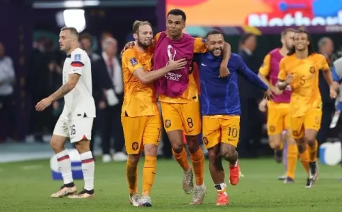 Gakpo junto a Depay y Blind, dos sobrevivientes del 2014. (Foto: Getty Images)