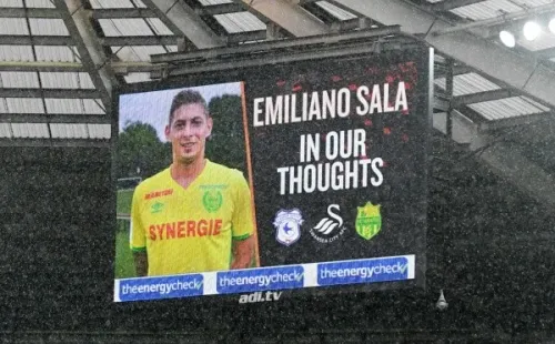 Uno de los tantos homenajes a Emiliano Sala (Fuente: Getty Images).