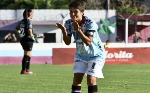 Mica Sandoval celebra el cuarto de UAI. (Foto UAI)