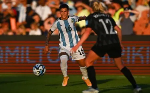 Lorena Benítez, el reloj del medio. (Foto: PRENSA AFA)