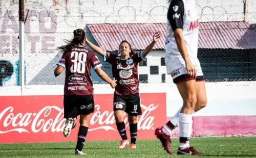 Magalí Natta debutó en la red del Furgón. (Foto UAI Urquiza)