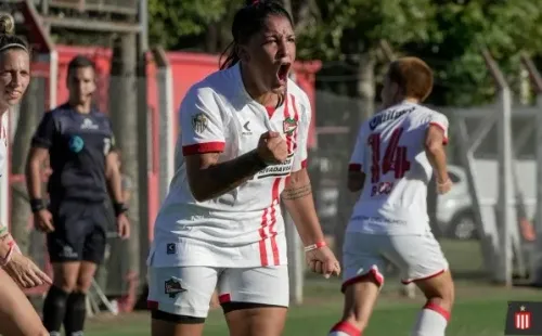 Correa, autora de otro gol para Estudiantes.