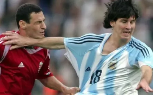 Debut y expulsión ante Hungría