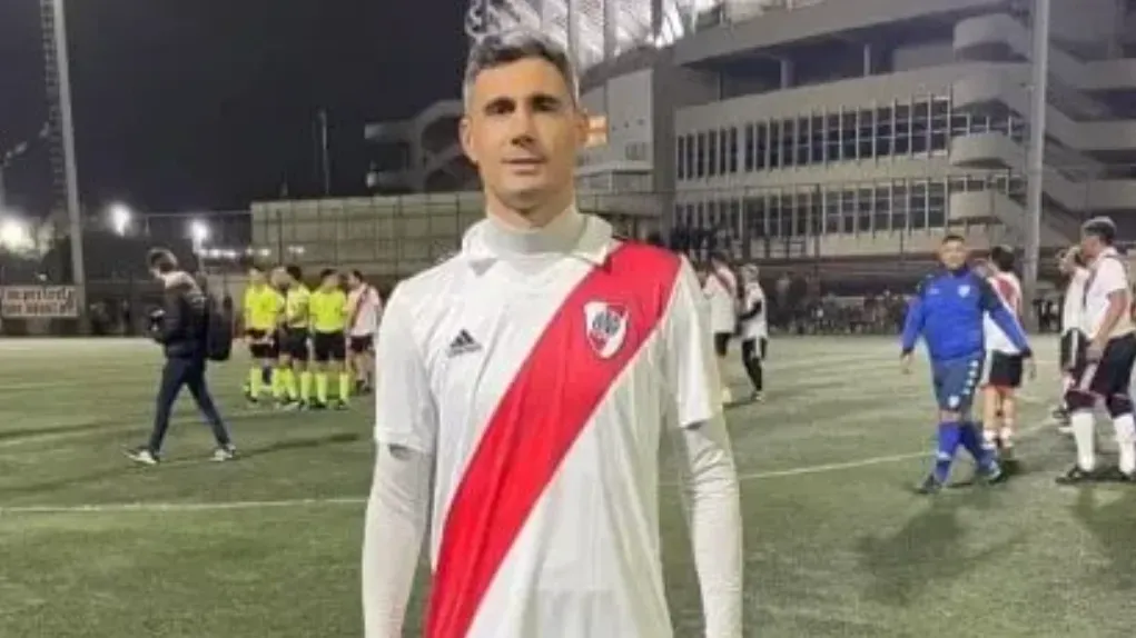 Federico Almerares en el Senior de River.