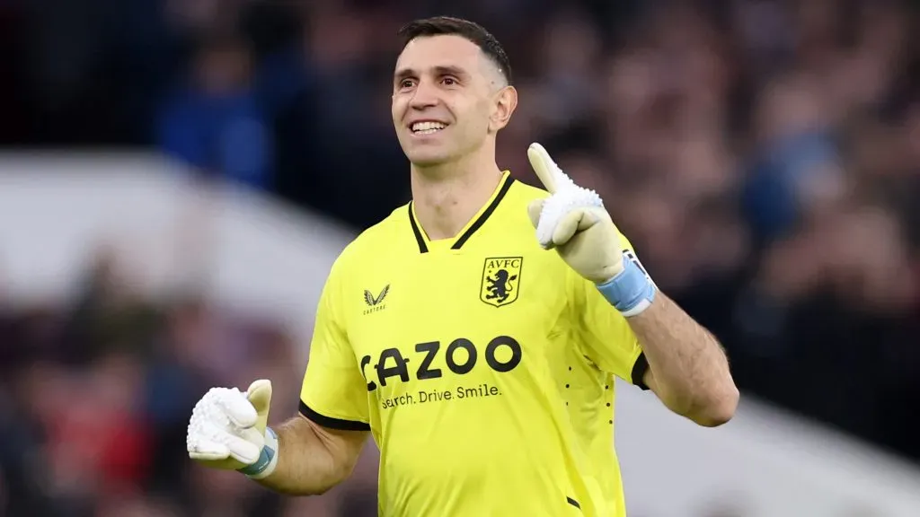 Emiliano Martínez podría reencontrarse con Montiel en Inglaterra (Foto: Getty)