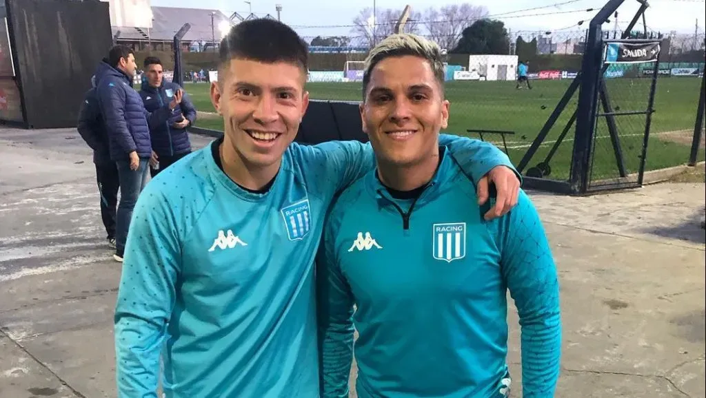 Juanfer Quintero junto al juvenil Alex Almaraz tras la práctica de Racing. (Foto: @almaraz.9 – Instagram)