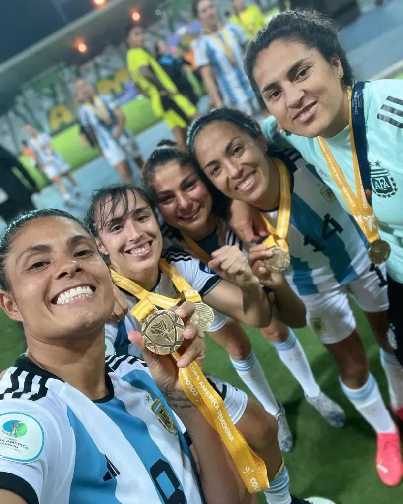 Con sus compañeras de la Selección en la última Copa América.