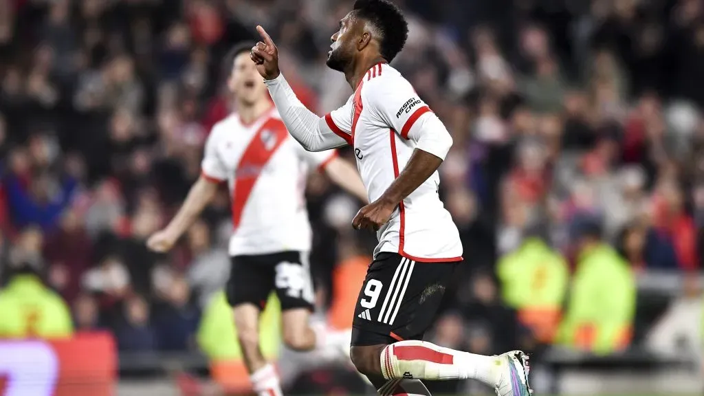 Miguel Borja volvería a la titularidad en River, en lugar del convocado Rondón. (Foto: Getty)