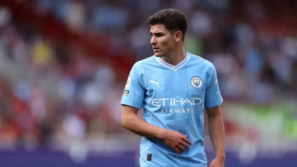 Julián Álvarez se metió en el once del Manchester. // Getty