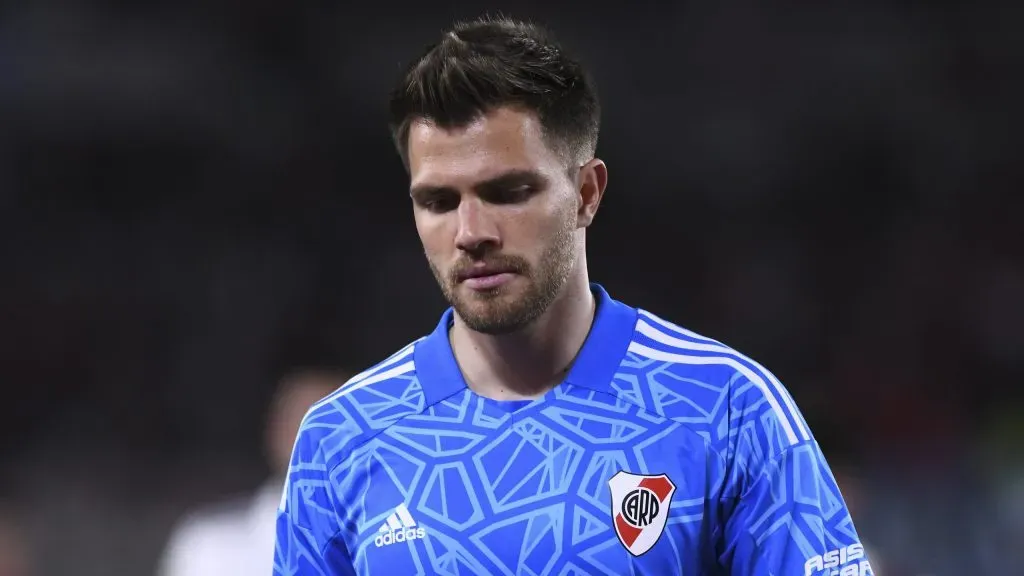 Ezequiel Centurión reemplazará a Franco Armani.