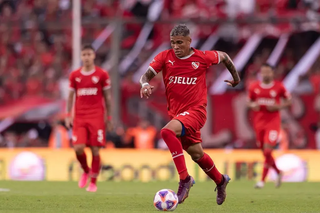 Ayrton Costa padeció un desgarro y no jugará en los próximos partidos de Independiente. (Foto: Prensa Independiente)