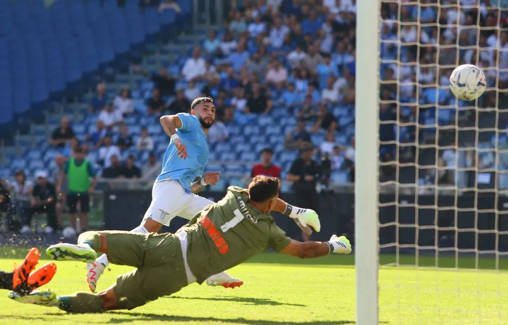 Valentín Castellanos en su primer gol en la Lazio contra Atalanta. Getty Images.