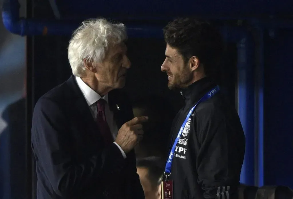 Aimar con uno de sus maestros, José Néstor Pekerman. Foto web.