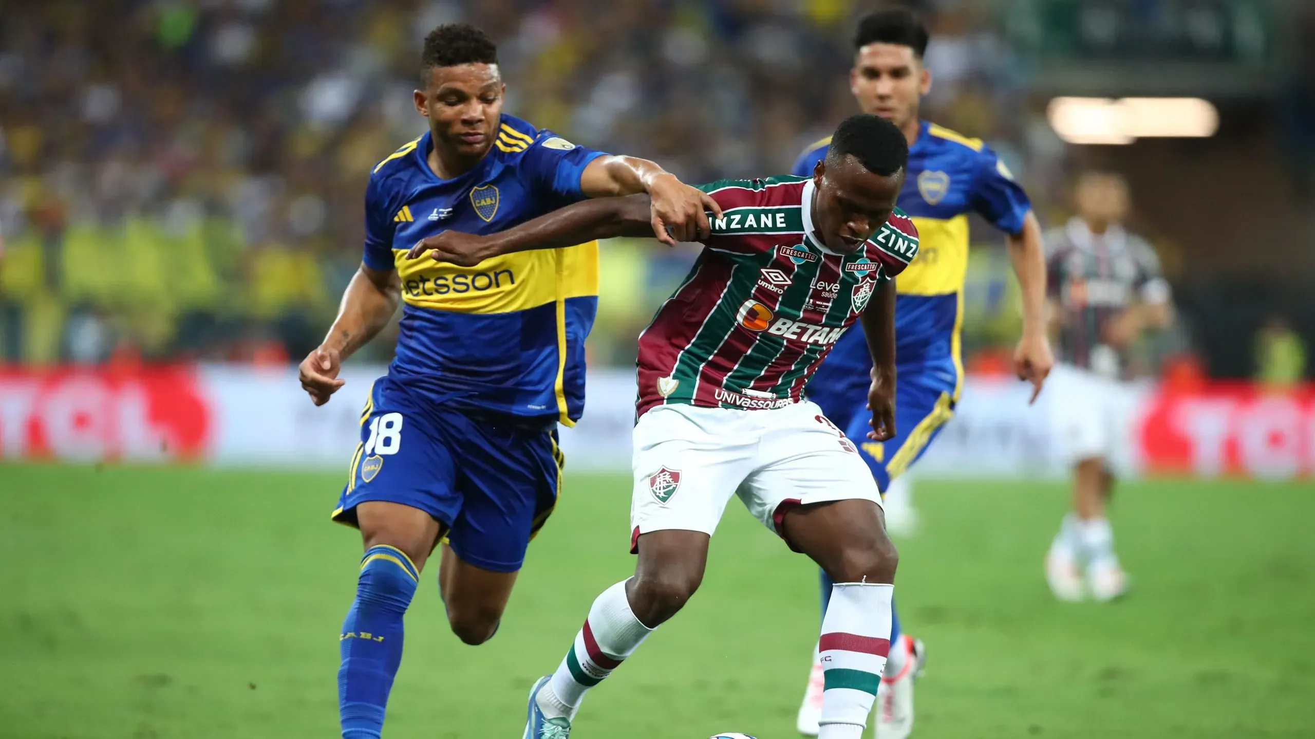 Frank Fabra fue expulsado sobre el cierre del primer tiempo suplementario. Getty Images.