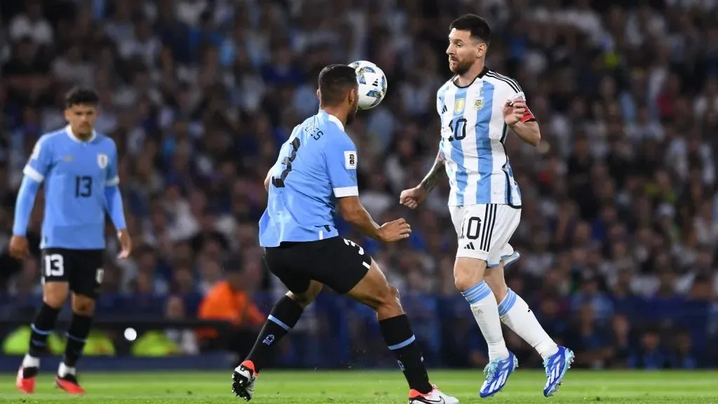 Messi en acción contra Uruguay. (Foto: Getty)