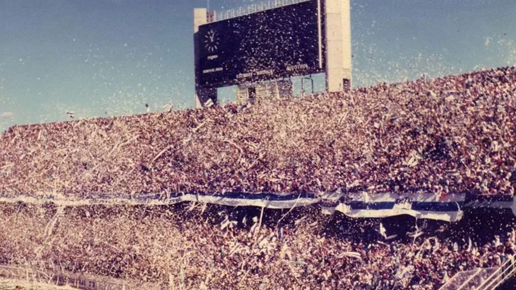 Una multitud acompañó al Cervecero al Gigante de Arroyito (@museoquilmes)