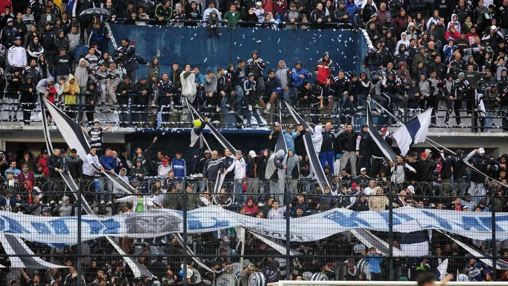 La hinchada cervecera, una de las más fieles y seguidoras en la Zona Sur del Gran Buenos Aires (Imago)
