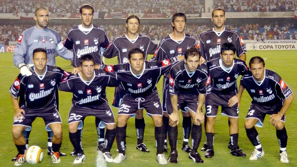 La formación titular que enfrentó al Sao Paulo en la Copa Libertadores 2005 (@qacformaciones)