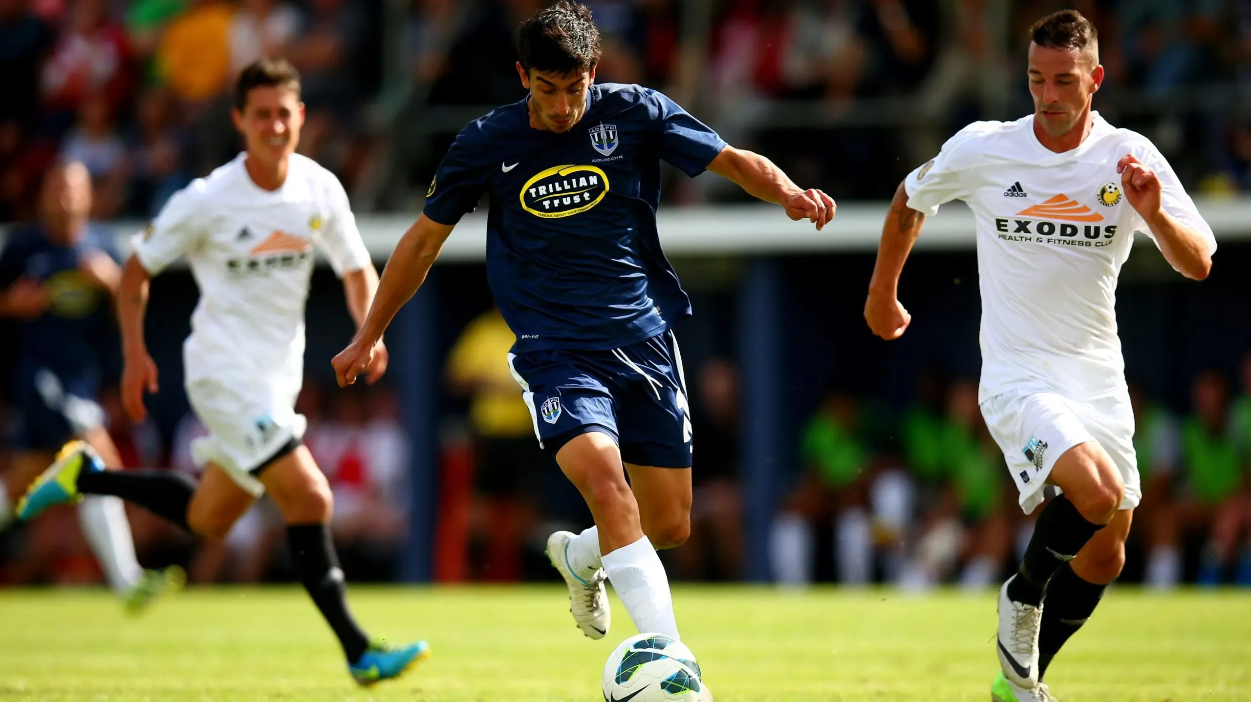 Tade ante el Wellington. (Getty)