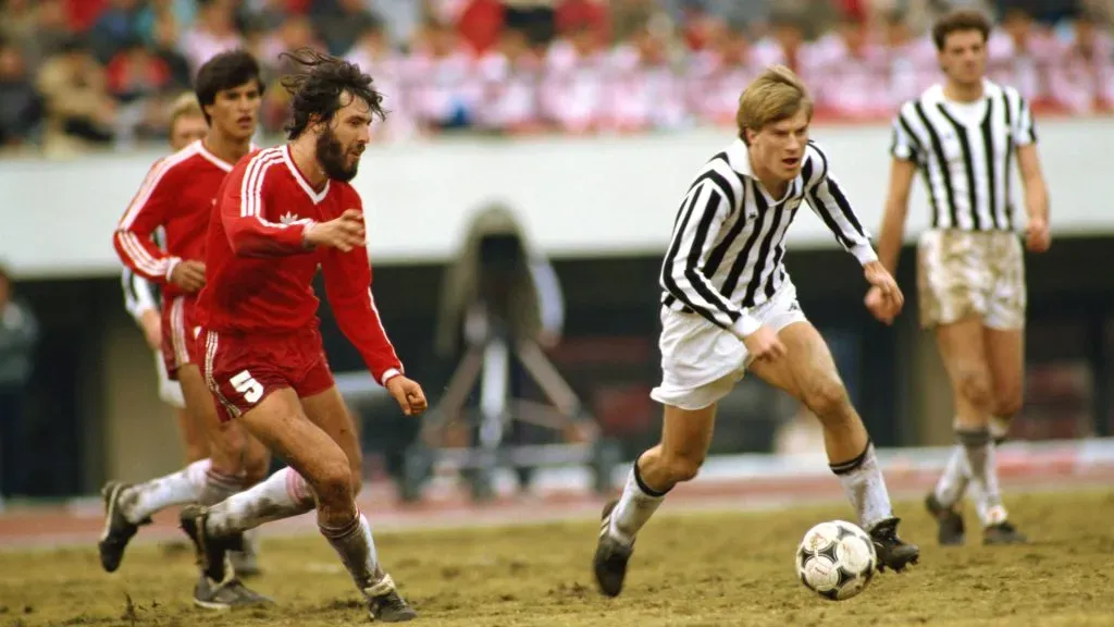 Dos grandes equipos, en un trámite con idas y vueltas (Imago)