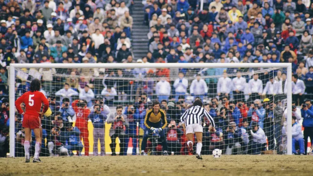 Los penales resolvieron el ganador de esa edición de la Copa Intercontinental (Imago)