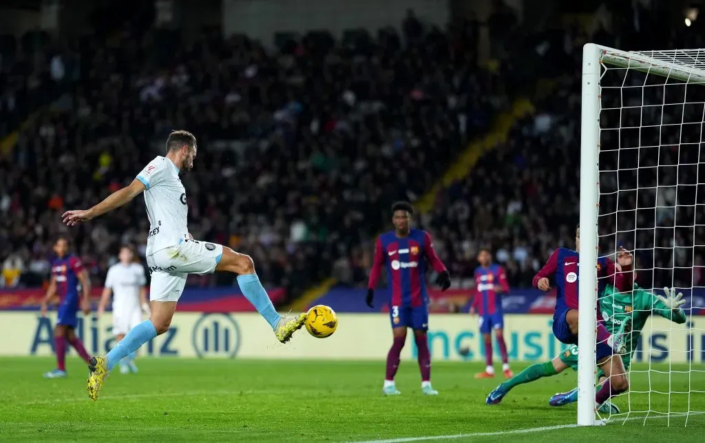 Christian Stuani anotó el cuarto gol para Girona ante Barcelona. (Foto: Getty).